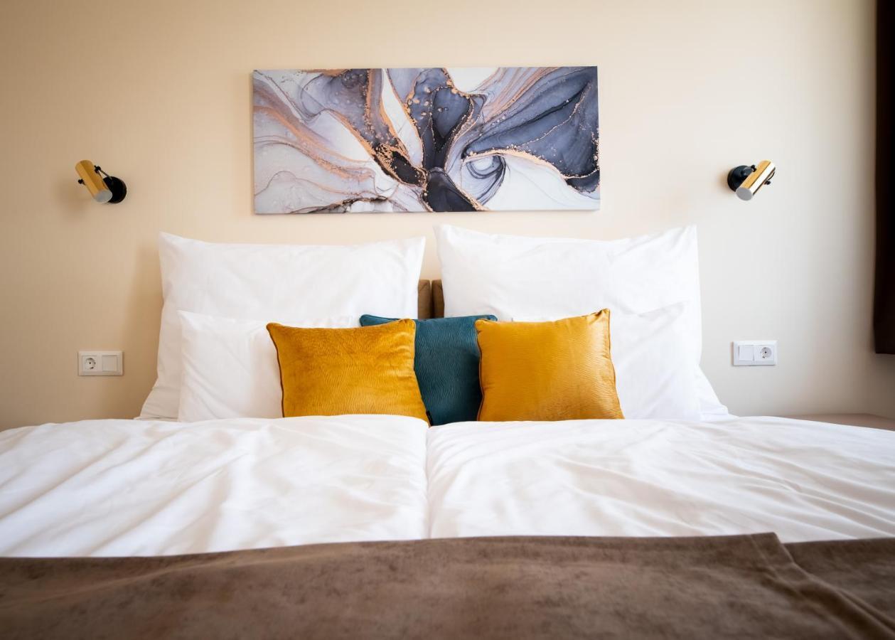 Elixir Panzio Bed & Breakfast Nyirbator Exterior photo